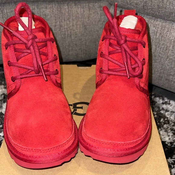 Little Girls Uggs Neumel Size 2 . Red. Like New condition. - Picture 2 of 6